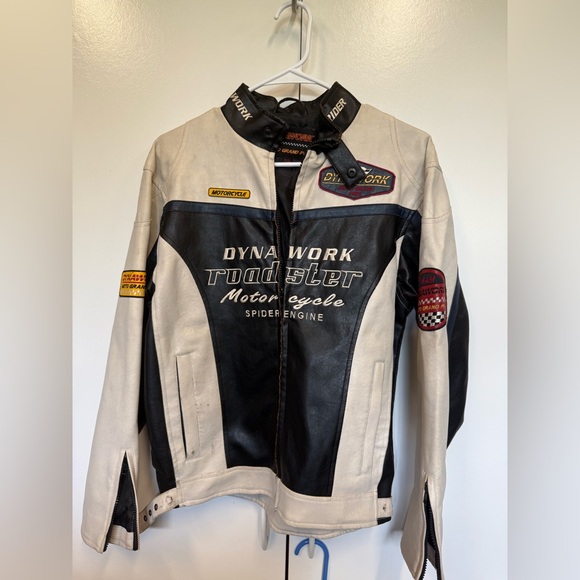 Cool vintage men’s moto leather jacket. British racing.Great graphics.